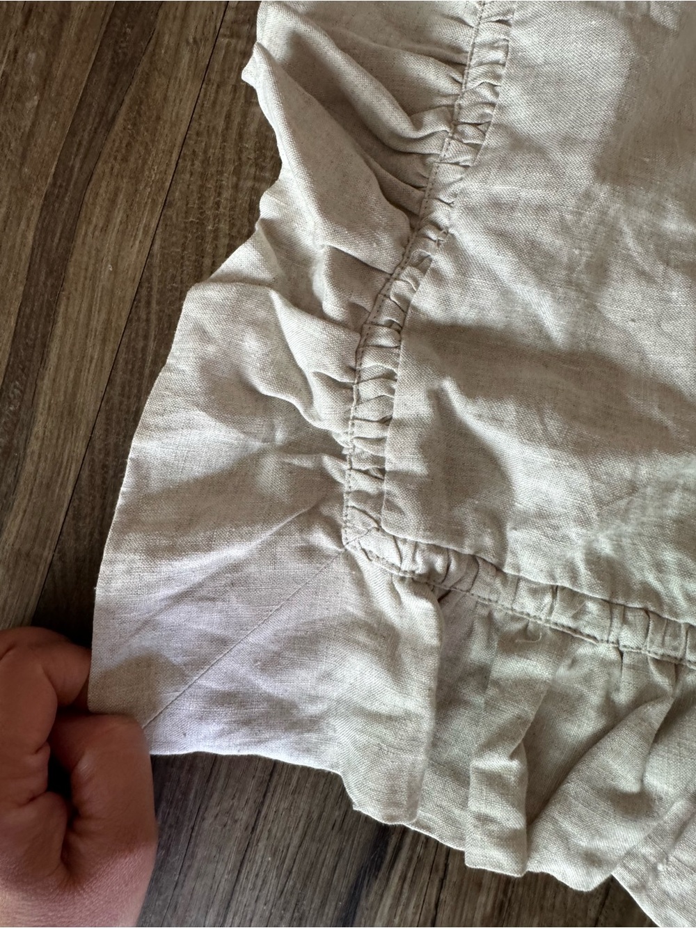 Pottery barn linen pillow sham 26x26 cream color ruffles